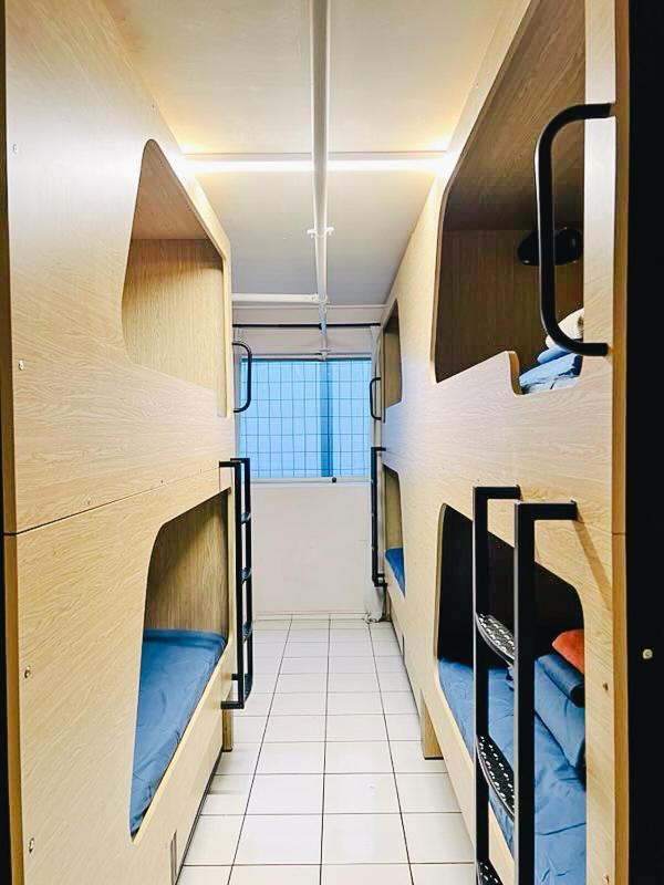 The Espy Hostel Cairns Buitenkant foto