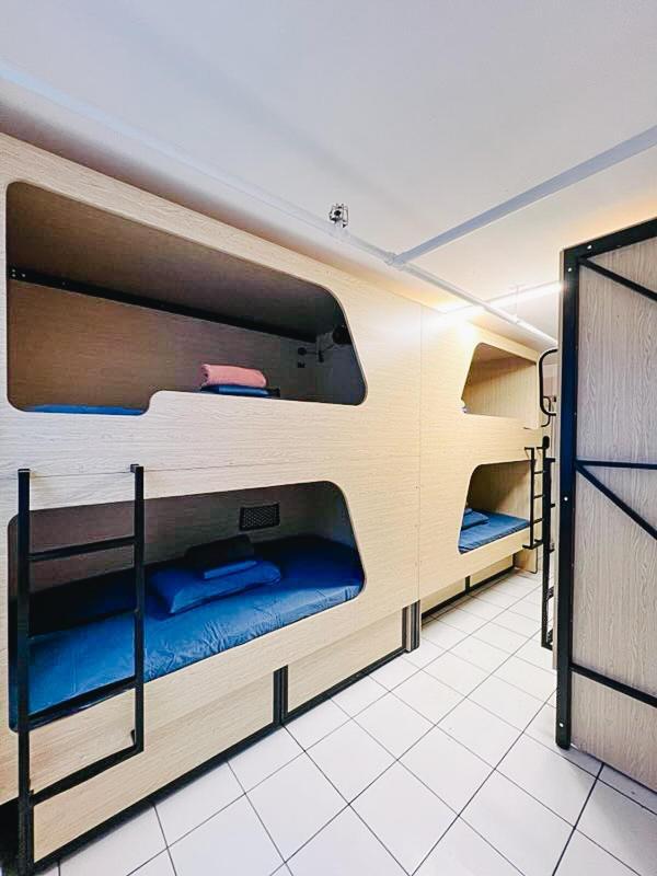 The Espy Hostel Cairns Buitenkant foto